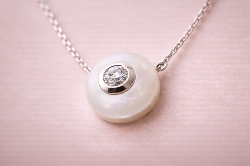 14K Gold Mother of Pearl & Diamond Necklace